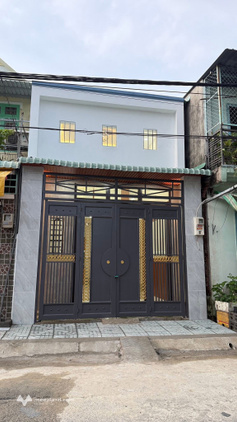 Bán nhà gần chợ Xuân Thới Thượng, 3 phòng ngủ, giá chỉ 2,49 tỷ