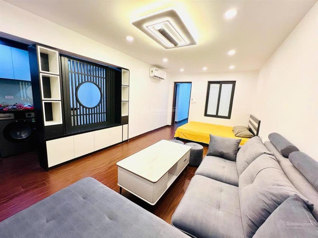 Cực hiếm! căn hộ tt đào tấn, linh lang. 75m2, 2pn, 2wc. nội thất xịn sò. ô tô đỗ chân cầu thang