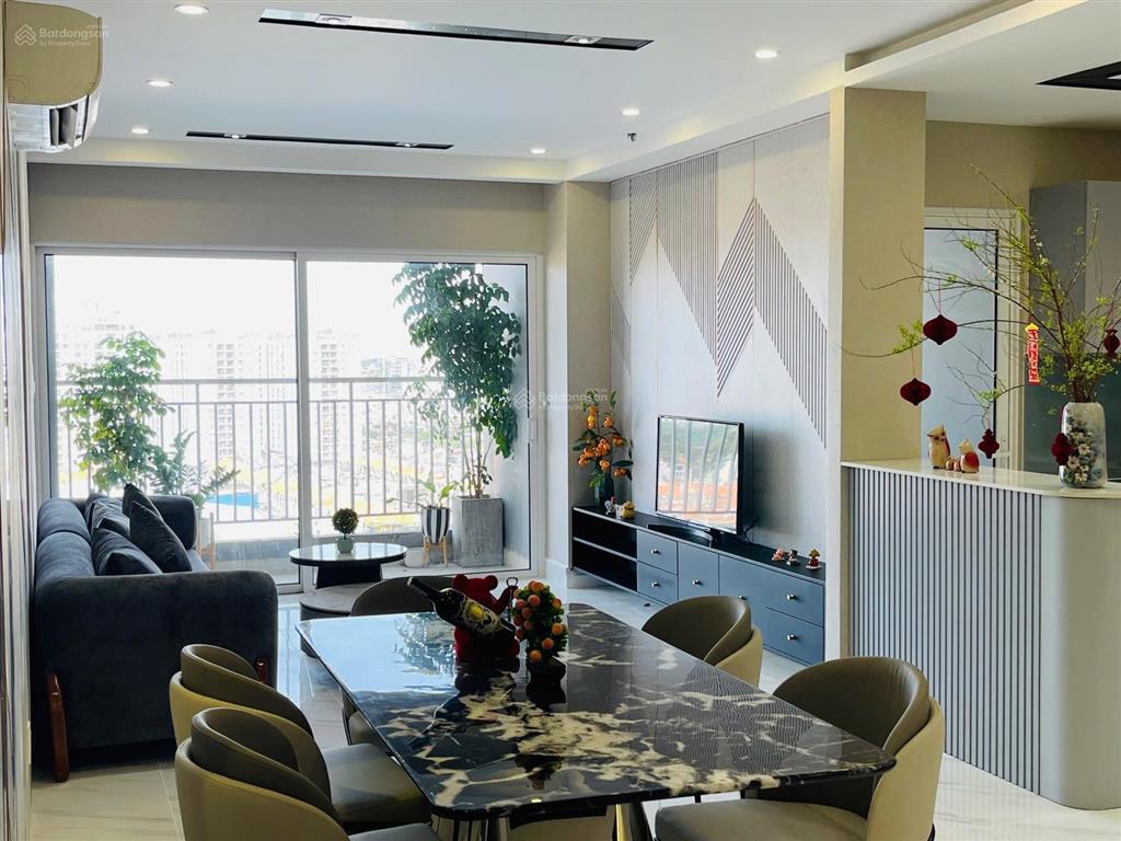 Định cư nên bán gấp căn hộ giá tốt 125m2 3pn chỉ 9ty cc sunrise city north 0937 781 ***