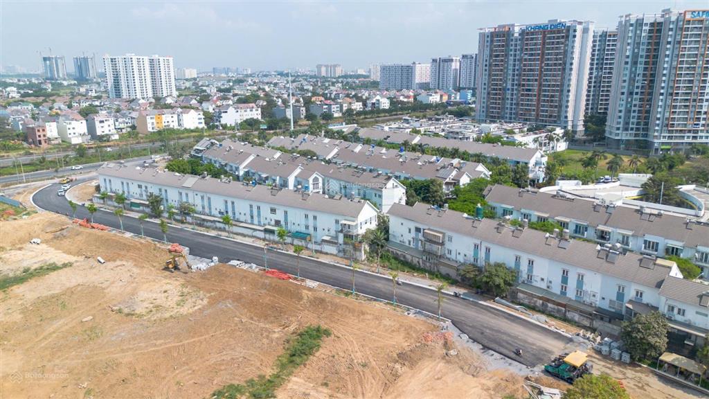 Chính chủ bán nhanh căn 2pn, 2wc 68m2, tầng đẹp, view classia khang điền, giá 3,2 tỷ tầng đẹp