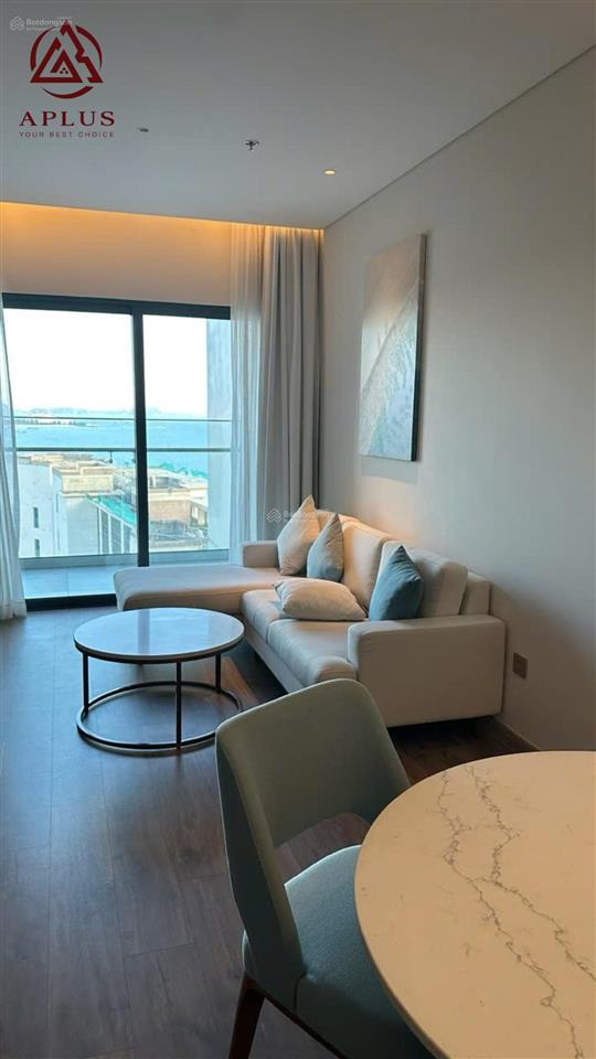 Căn 2 ngủ tòa b alacarte view biển giá4.3 tỷ đã nhận nhà về 72m2 0978 788 ***