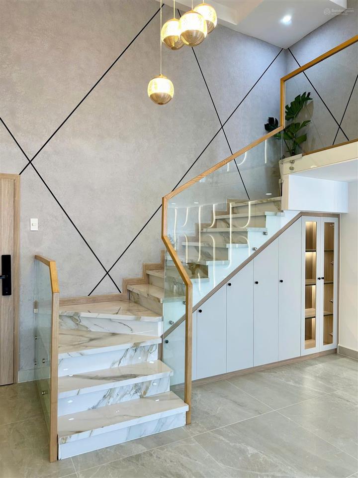 Cần bán duplex sky garden pmh q7 nhà đẹp, mới 100%. 0917 300 *** em hằng