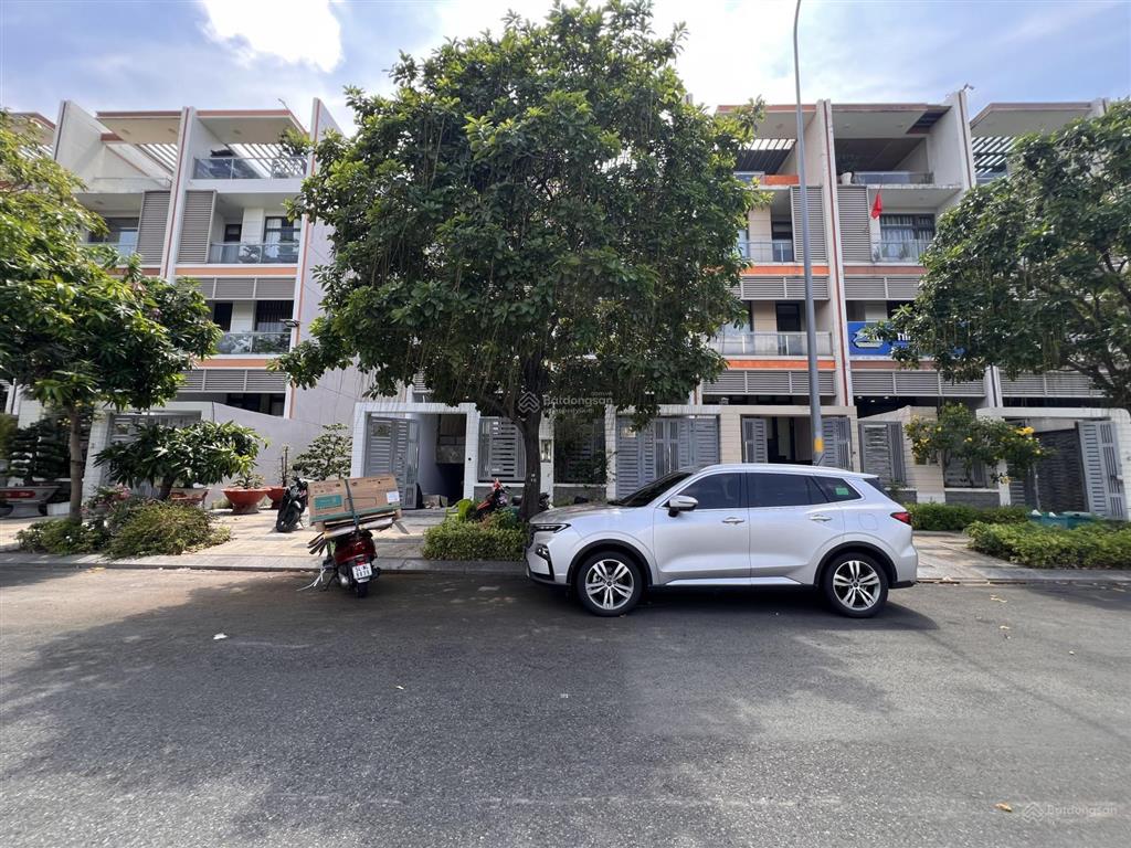 Chủ nhà bán đường lớn 20m ô tô đậu thoải mái (5x22m=110m2), hầm 5 tầng, thang máy, sổ hồng riêng