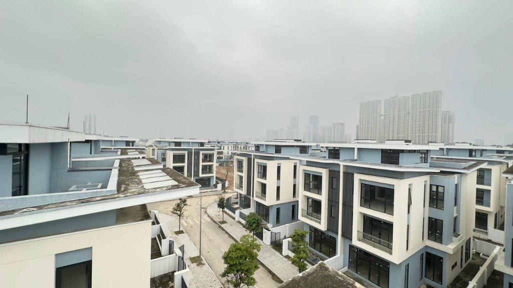 Biệt thự An Quý 198m, sân trước vườn sau thoáng mát giá chỉ 38 tỷ sẵn sổ giao dịch.