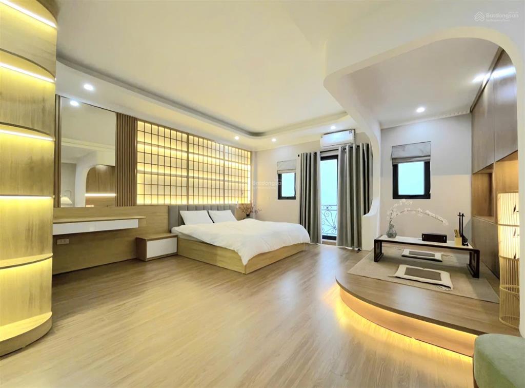 Hiếm! bán nhà cổ linh thạch bàn 45m x 5t ngõ nông lô góc full nội thất giá nhỉnh 8 tỷ.