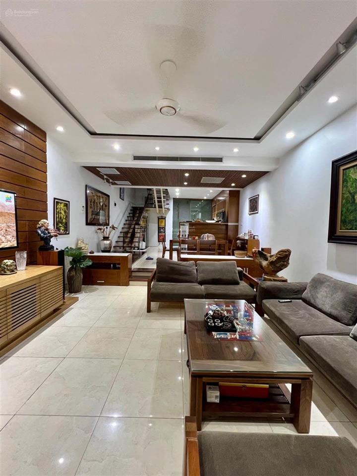 Bán nhà phú thượng, 34m² chỉ 7 tỷ, dân xây, ngõ thông ô tô đỗ, sát phố, full nội thất xịn ở ngay