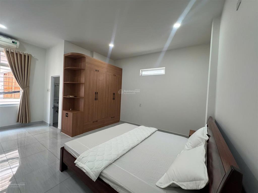 Bán nhà 3 tầng hẻm oto đường yersin gần biển trung tâm thành phố 0798 379 ***