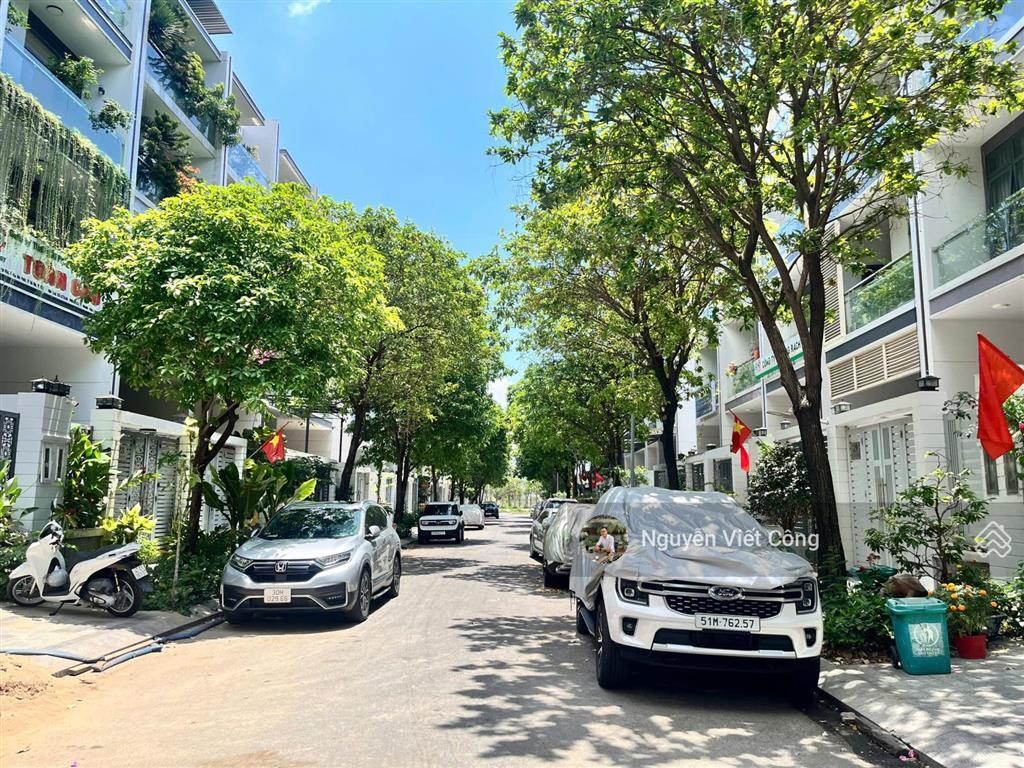 Nhà phố (5x23m) 1 hầm 4 lầu có thang máy tại kđt vạn phúc city p. hiệp bình tp. hcm