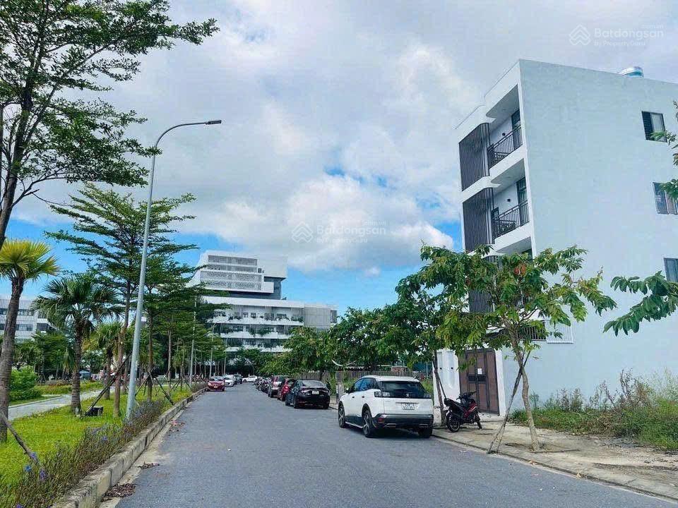Bán gấp 100m2 mt 6m sát cổng đhqg fpt ql21a 2,5 tỷ