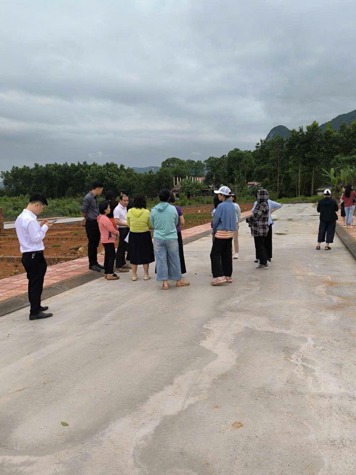 Cần bán gấp lô đất trung tâm phố cổ Ngọc Lặc view hồ, ngõ thông, oto ngủ trong đất giá 577triệu