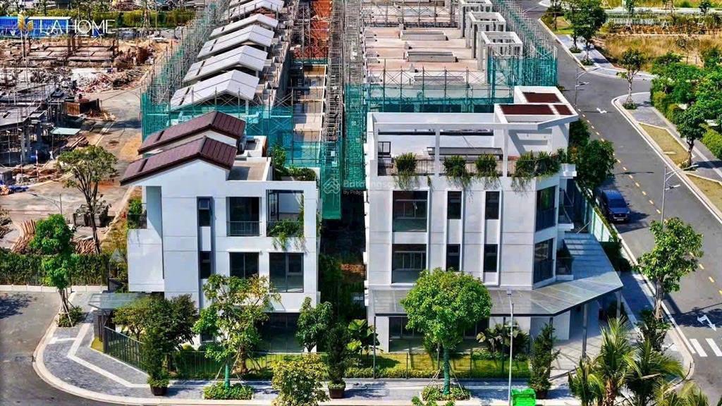 Chính chủ bán nhà liền kề vị trí đắc địa la home