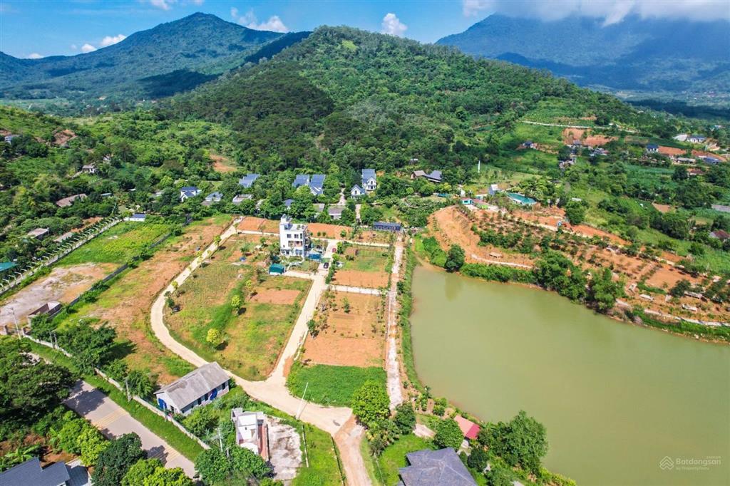 Bán đất nghỉ dưỡng lưng tựa núi mặt hướng thủy tại trung tâm nghỉ dưỡng yên bài, gần ngay metro
