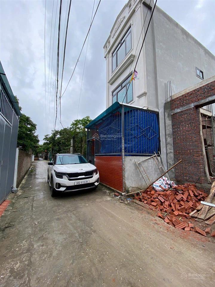 Nhà dân xây độc lập. ô tô đỗ cửa. gần kđt đô nghĩa, đh phenikaa, bv nhi, vành đai 4. alo e giang