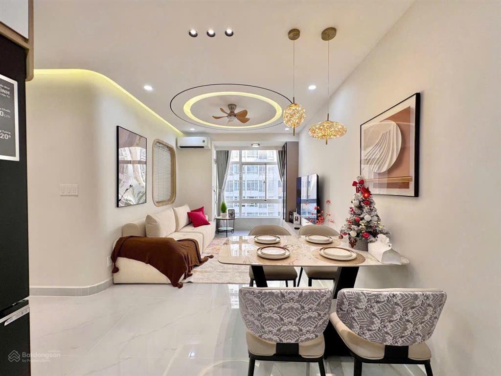 Bán căn hộ sky garden 3, giá 6,55 tỷ, 70m2, 3pn, 2wc, đầy đủ nội thất, chỉ với