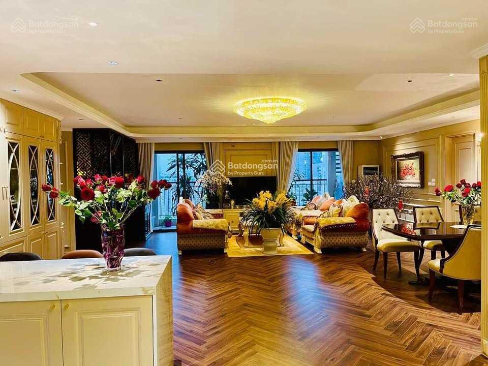 Tôi chính chủ cần bán gấp căn góc 143.5m2, 3 phòng ngủ view hồ chung cư thăng long no1, giá 11.9 tỷ