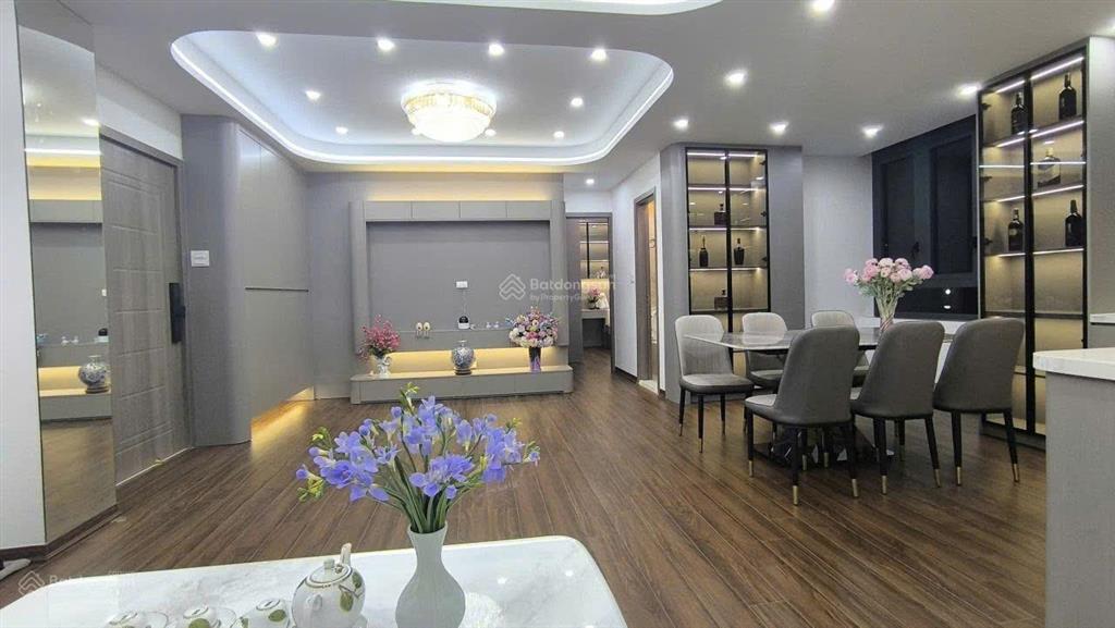 Bán căn hộ chung cư ct4 mễ trì hạ 120m2, 4pn căn góc thoáng, nội thất đầy đủ