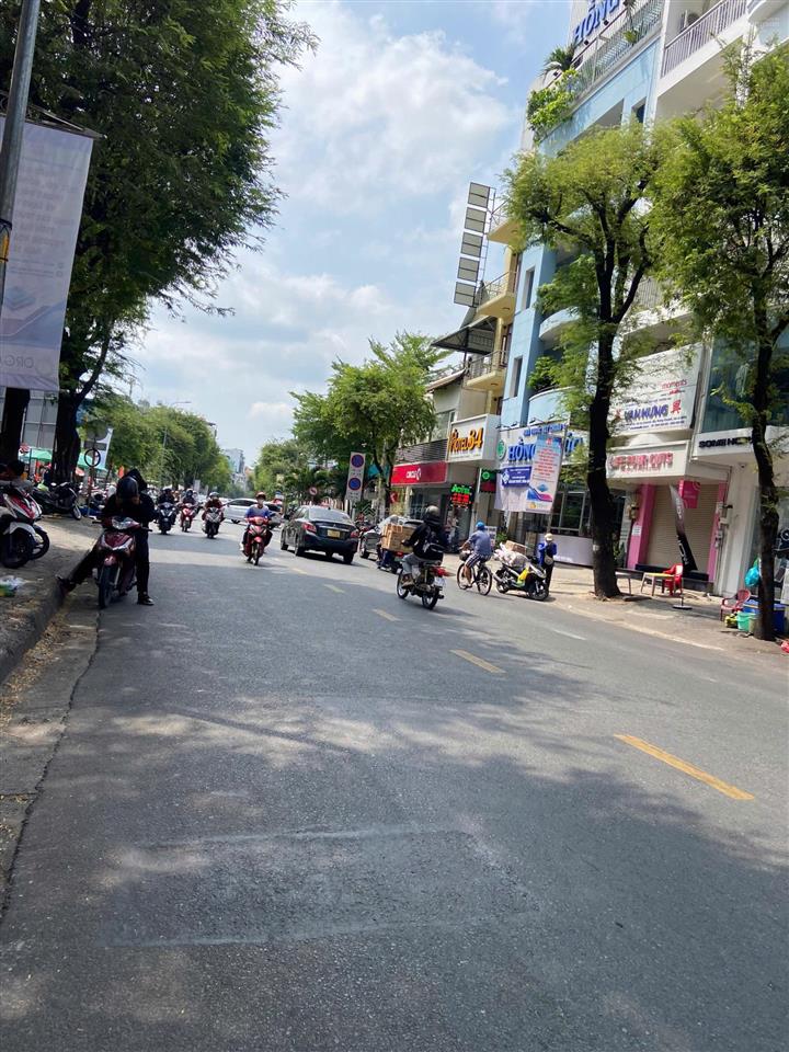 Siêu vị trí mt đường sư vạn hạnh, p12, q10 ngay vạn hạnh mall, dt 4.6x23m, 6 tầng tm giá bán 46 tỷ