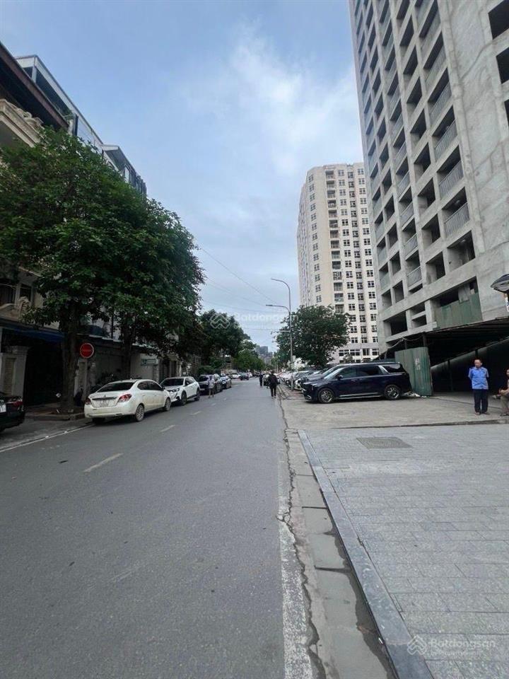 F0 mặt phố đường đôi lạc long quân dt 68m2, mt 4,5m, 35ty, ô tô kinh doanh vỉa hè