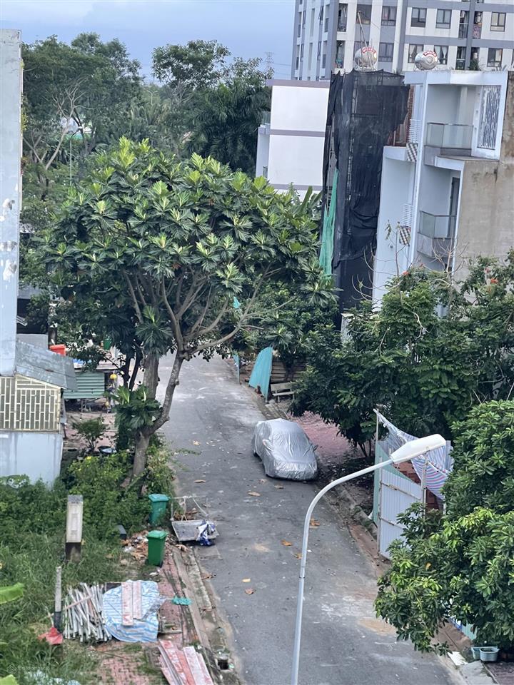 Căn nhà vị trí đẹp, cách 100m trường đại học mật mã