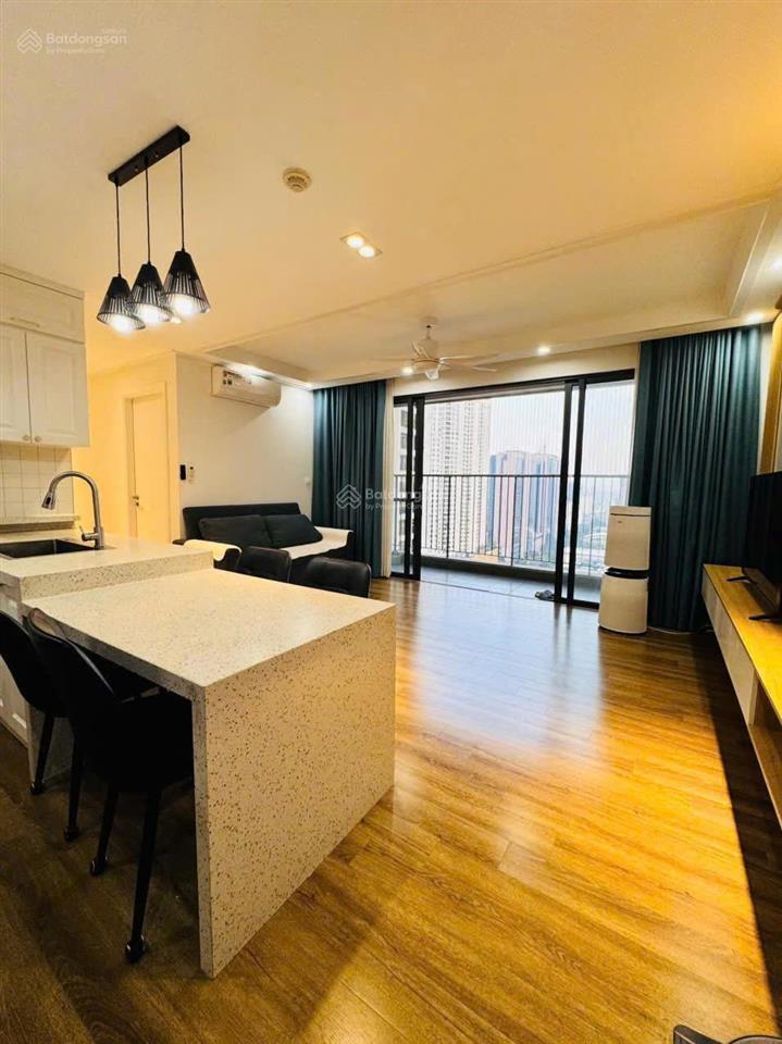Chính chủ cần tiền bán (gấp gấp) căn 2 ngủ view hồ chung cư d'capitale trần duy hưng, dt 69m 8 tỷ