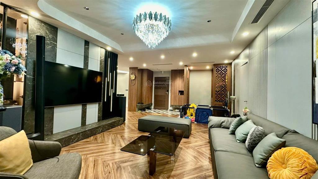 Chính chủ bán căn dự án e4 yên hòa park view 180m2 4pn3vs tầng trung ban công đông nam giá 16 tỷ