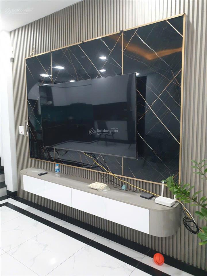 Chính chủ bán gấp nhà 5 tầng ngõ 63 đại mỗ ô tô vào nhà 9,9 tỷ. 0981 627 ***