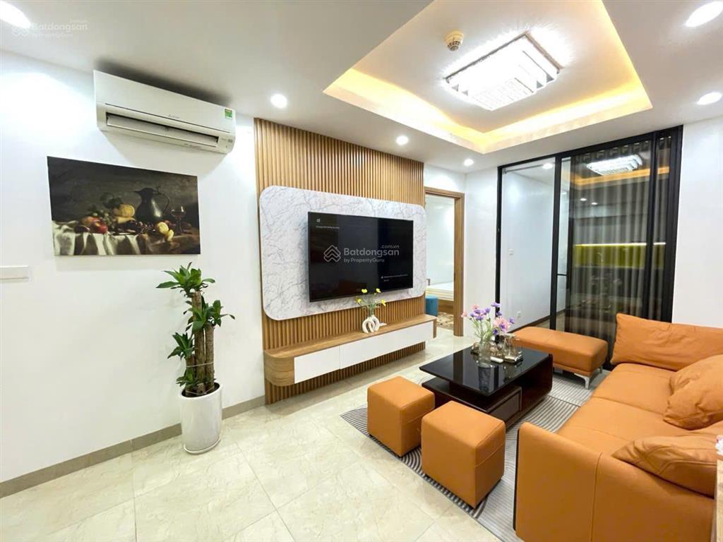 Chính chủ bán ch 2n1vs. dt 58m2. giá 5,1 tỷ. đc center point 110 cầu giấy. nội thất đầy đủ