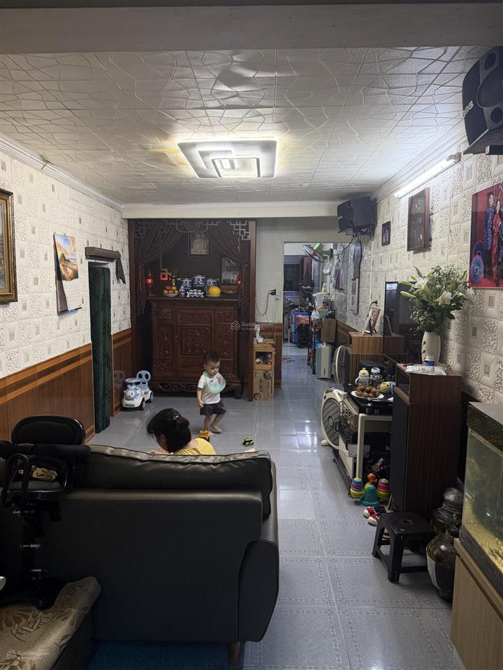 Bán gấp tập thể tầng 1 khương thượng 1 nhà ra phố tam khương 50m sd lô góc thoáng chỉ 3,68 tỷ