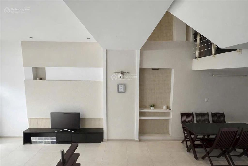 Nhỉnh 12 tỷ có ngay nhà 4 tầng mặt tiền đường nhựa 5m5 lề 3m, ngay ven biển mỹ khê, đà nẵng