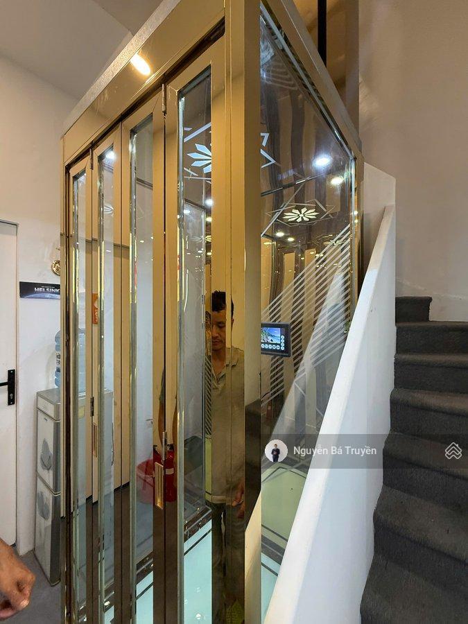 Tòa nhà văn phòng quận 1 khu tân định nguyễn văn nguyễn pccc chuẩn thang máy fuji 650kg