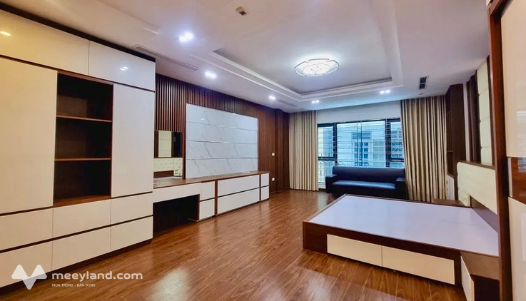 Siêu phẩm Hoàng Cầu - 53m² - 7 tầng thang máy - gara - ngõ nông ô tô tránh - ở văn phòng