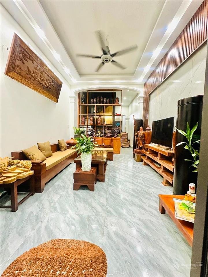 Đẹp quá nhà thái thịnh, ngõ to thông thoáng, trước nhà 2,5m, full nội thất, ở kết hợp cho thuê tốt