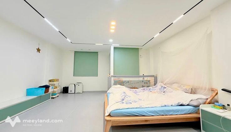 Phân lô Hoàng Cầu, 7 tầng, thang máy, gara ô tô, ngõ nông, hàng xóm Quận uỷ