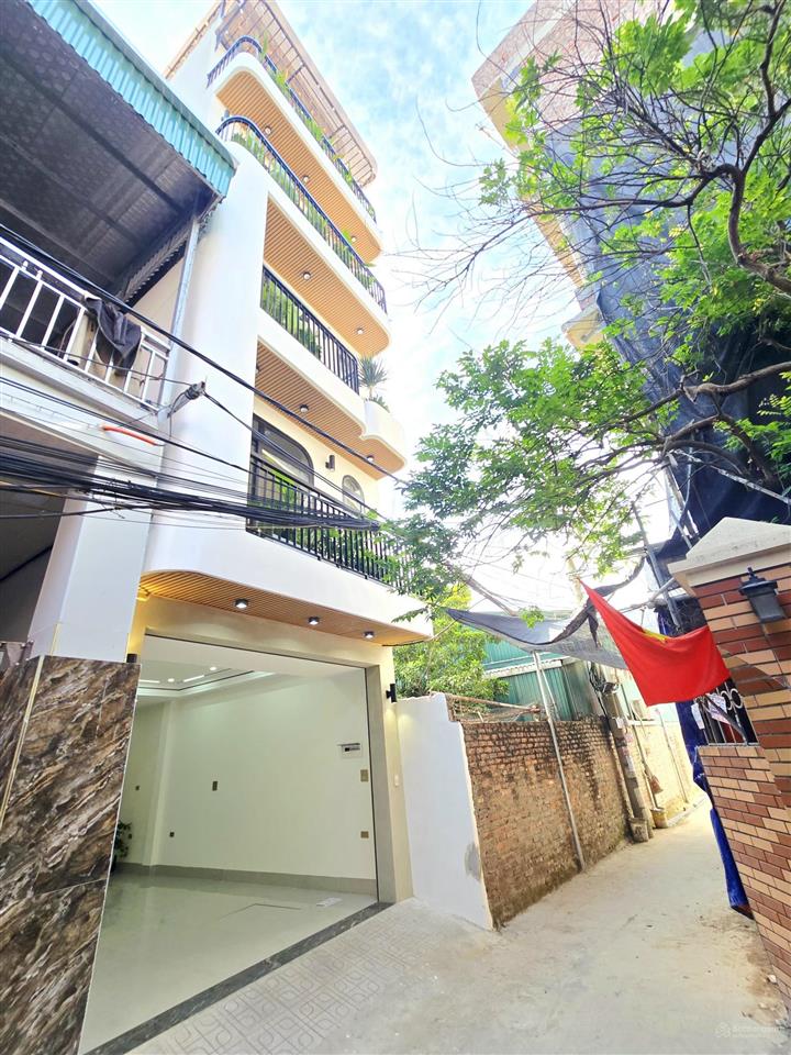 Bán nhà thạch bàn 6 tầng thang máy gara 7 chỗ nở hậu tài lộc