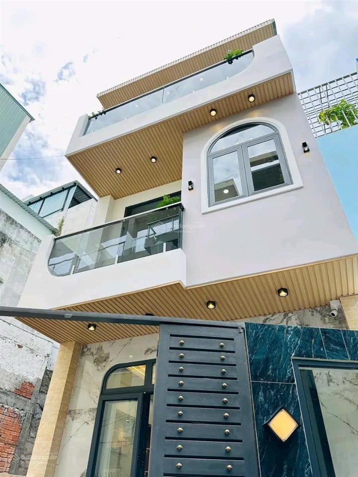 Cần tiền xoay vốn bán nhà đang cho thuê 28 triệu/ 4,660toi, đ nguyễn tất thành p13 quận 4. 78,5m