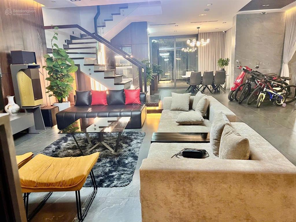 Cần bán gấp villa 147m25ngủ,đầy đủ nội thấtbể bơi riêng. sổ lâu dài tại flamingo đại lải.giá 12tỷ
