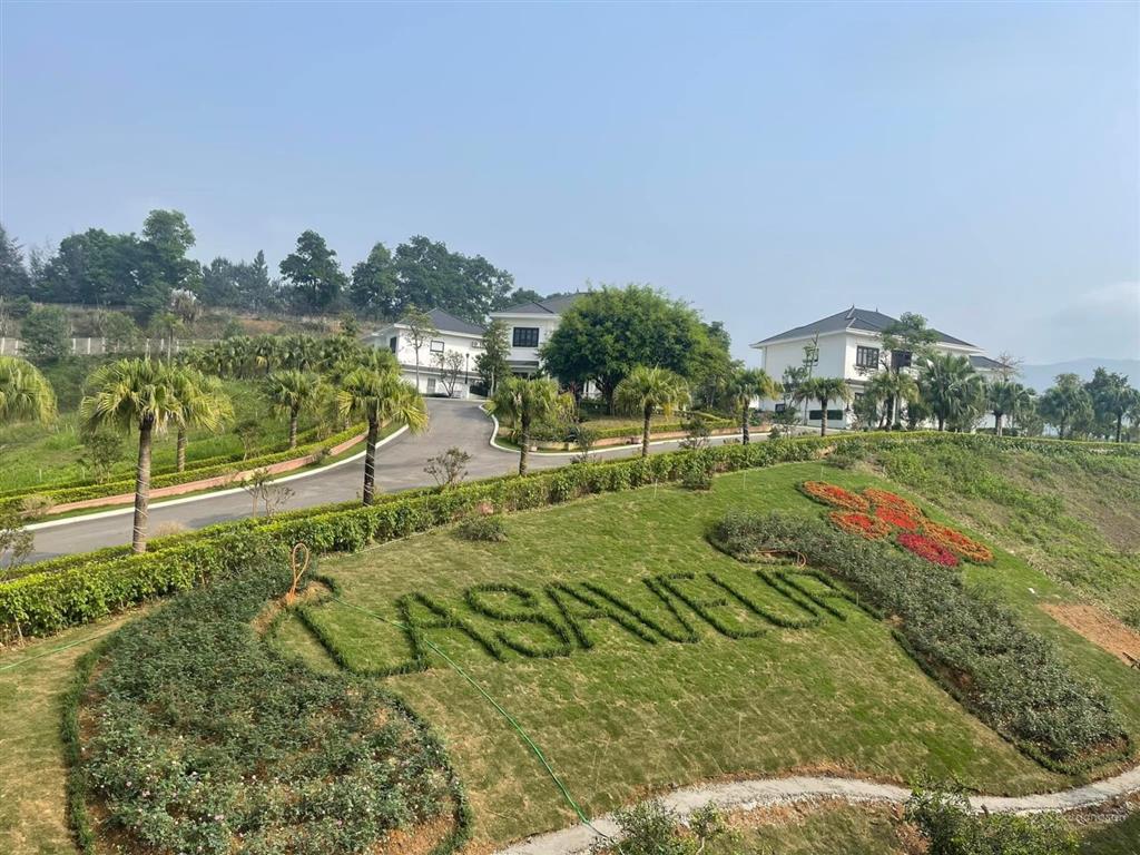 Còn đúng 01 căn biệt thự mặt hồ siêu đẹp, siêu vip, siêu rẻ. giá bán 13tr/m2 đất. 0919 558 ***