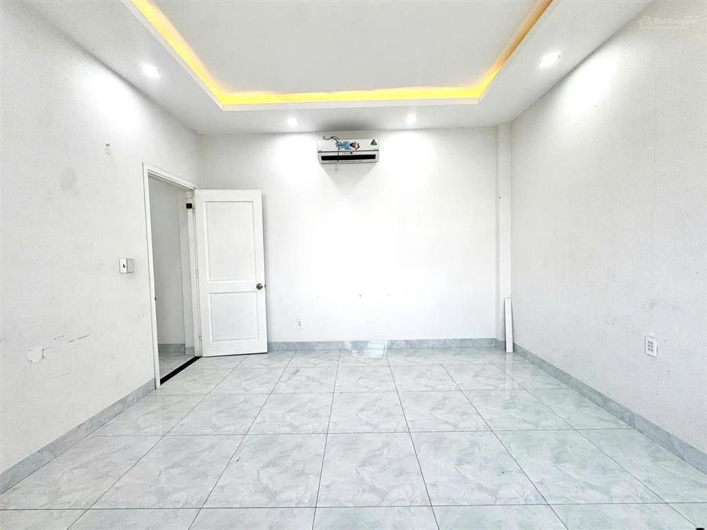 Nhà 4 tầng mặt tiền kinh doanh, đường số rộng rãi 2 xe ô tô tránh nhau. 4pn 3wc công năng tối ưu