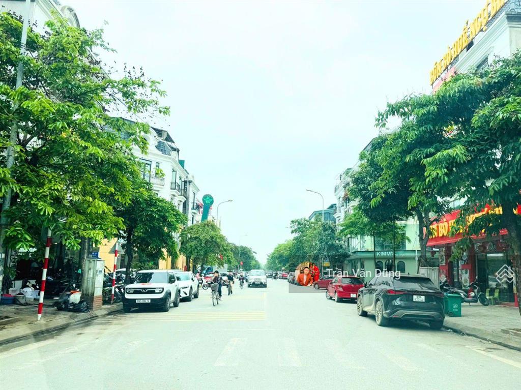 Bán gấp lô đất mặt phố chính gia lâm giá đầu tư cực tốt 136.5m2 vị trí trung tâm đắc địa