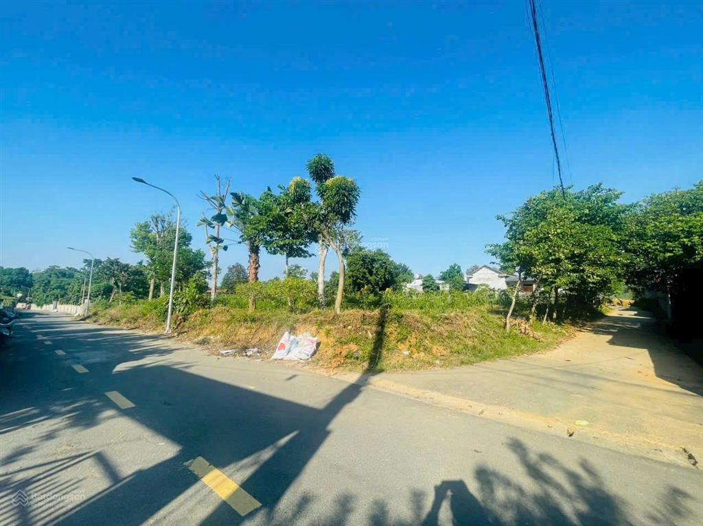Cần bán lô góc 2227m, bám đường trục chính cư yên rộng 12m đẹp xã tại lương sơn
