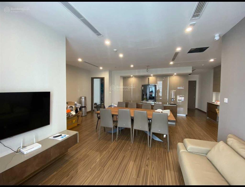 Chính chủ bán căn hộ tòa w3 vinhomes west point, 129m2 4pn3vs giá 12.9 tỷ nội thất full sổ đỏ sẵn