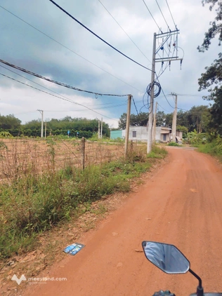 Bán đất sào ngang 15m, giáp suối thích hợp làm nhà vườn