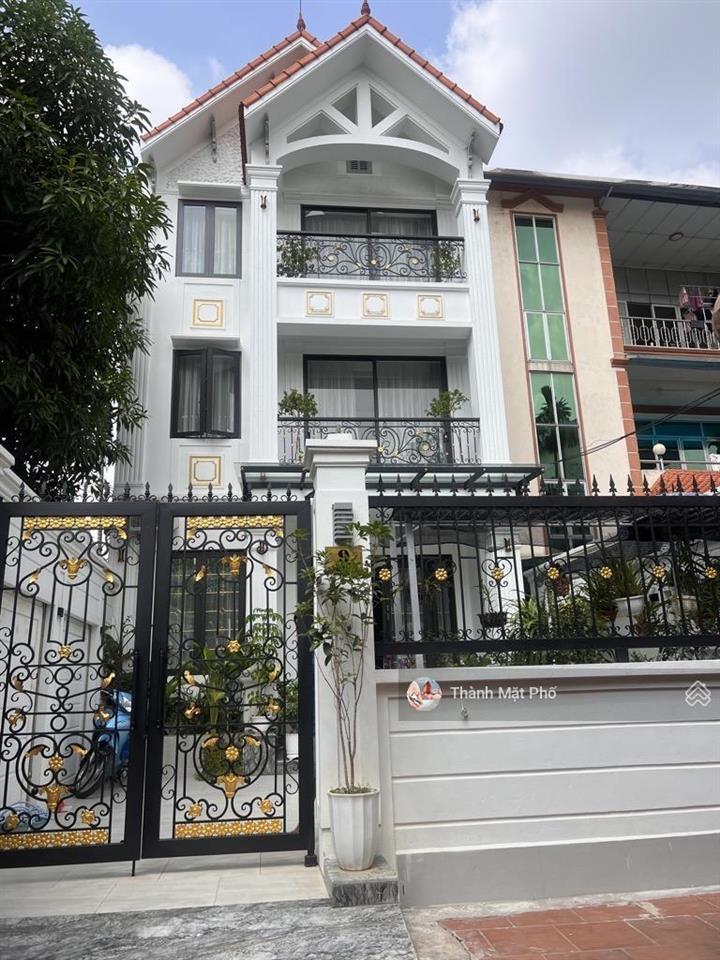 Bán nhà việt hưng, long biên 130m2, 3 tầng 18.5 tỷ. biệt thự sân vườn trong lòng thành phố