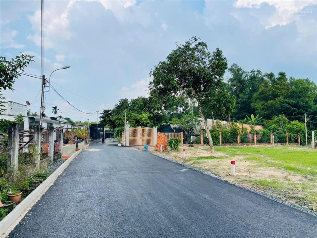 Lô đất thổ cư 5x20=100m², ngay chợ trung lập, sổ riêng, giá chỉ 1 tỷ, xây tự do, điện nước đầy đủ