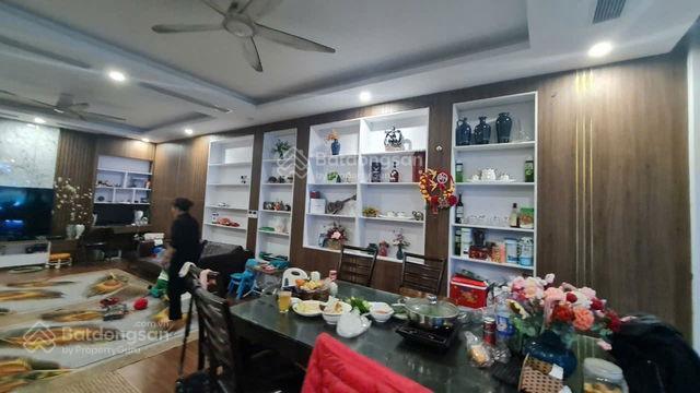 Gd tôi cần bán căn nhà phố thọ lão, hai bà trưng 75m, mt 5m, 5 tầng, giá hơn 20 tỷ