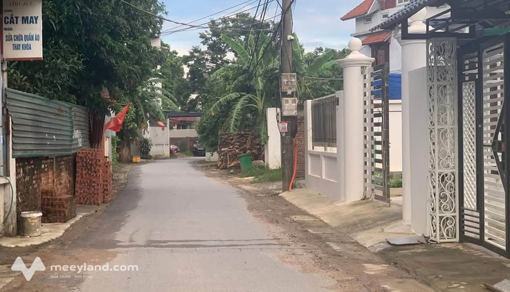 Bán đất 100m2 trục chính làng Bầu, gần đường 52m, giá 2 tỷ