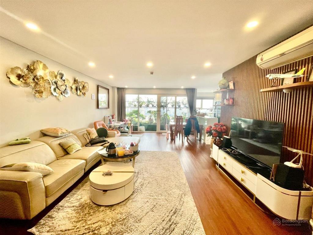 Bán căn hộ 3pn, 2wc, 86m2 tại vinhomes d'capitale, 10 tỷ vnd