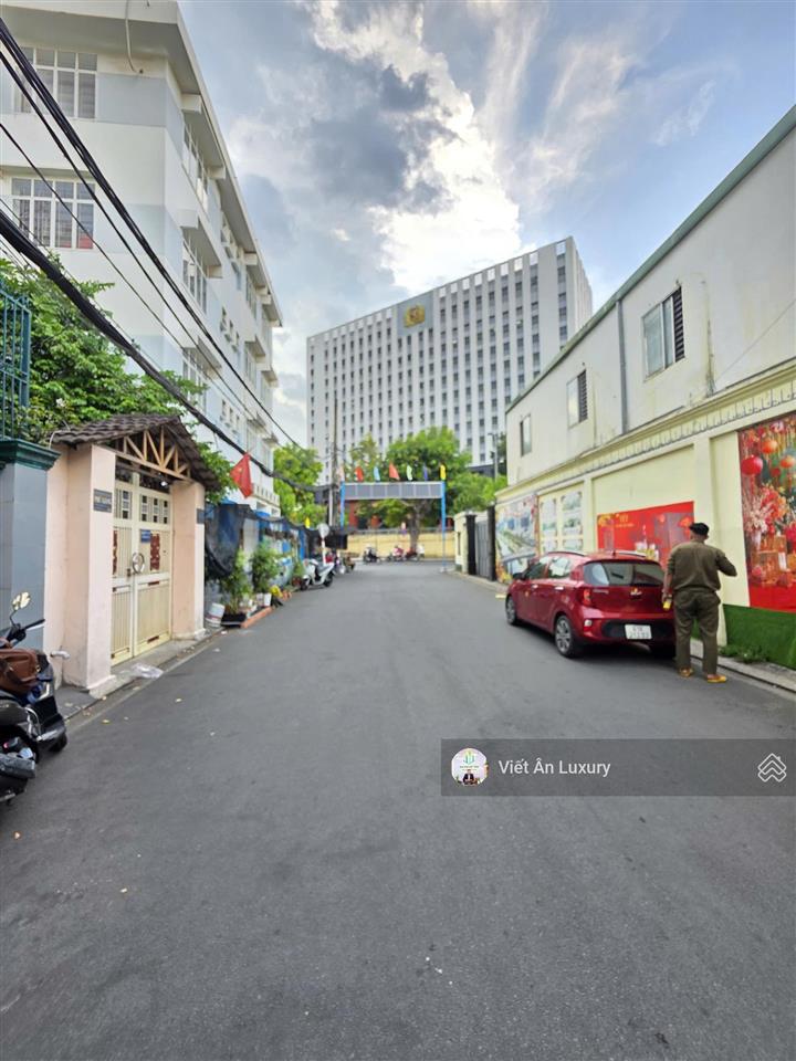 Bán nhà 4 tầng ngay bộ công an nguyễn trãi, quận 1 4pn khu vực an ninh. ngang khủng 6m8