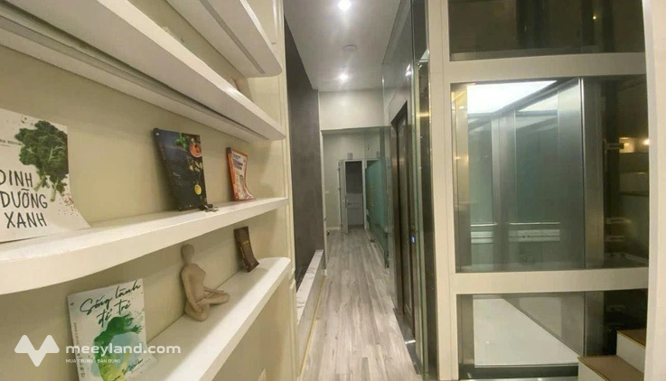 Gia sản Đào Tấn, nhà 6 tầng thang máy êm du, khu phố vip, giá 21 tỷ