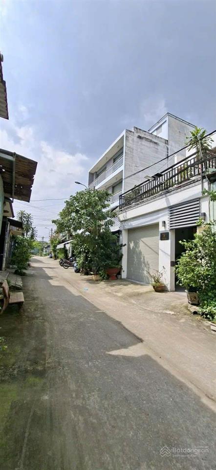 Nhà xưởng dt 650m2 sd, 2 lầu, sân thượng, công 40 feet đỗ cửa, giảm 1 tỷ